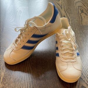 Adidas men’s gazelle size 7